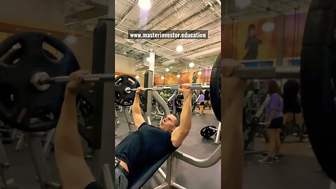 How to create passive income and make money while working out? MASTER INVESTOR #cashflow #shorts