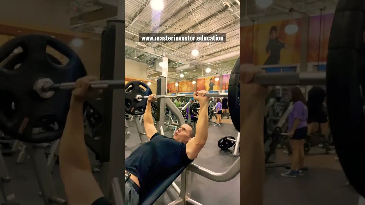 How to create passive income and make money while working out? MASTER INVESTOR #cashflow #shorts