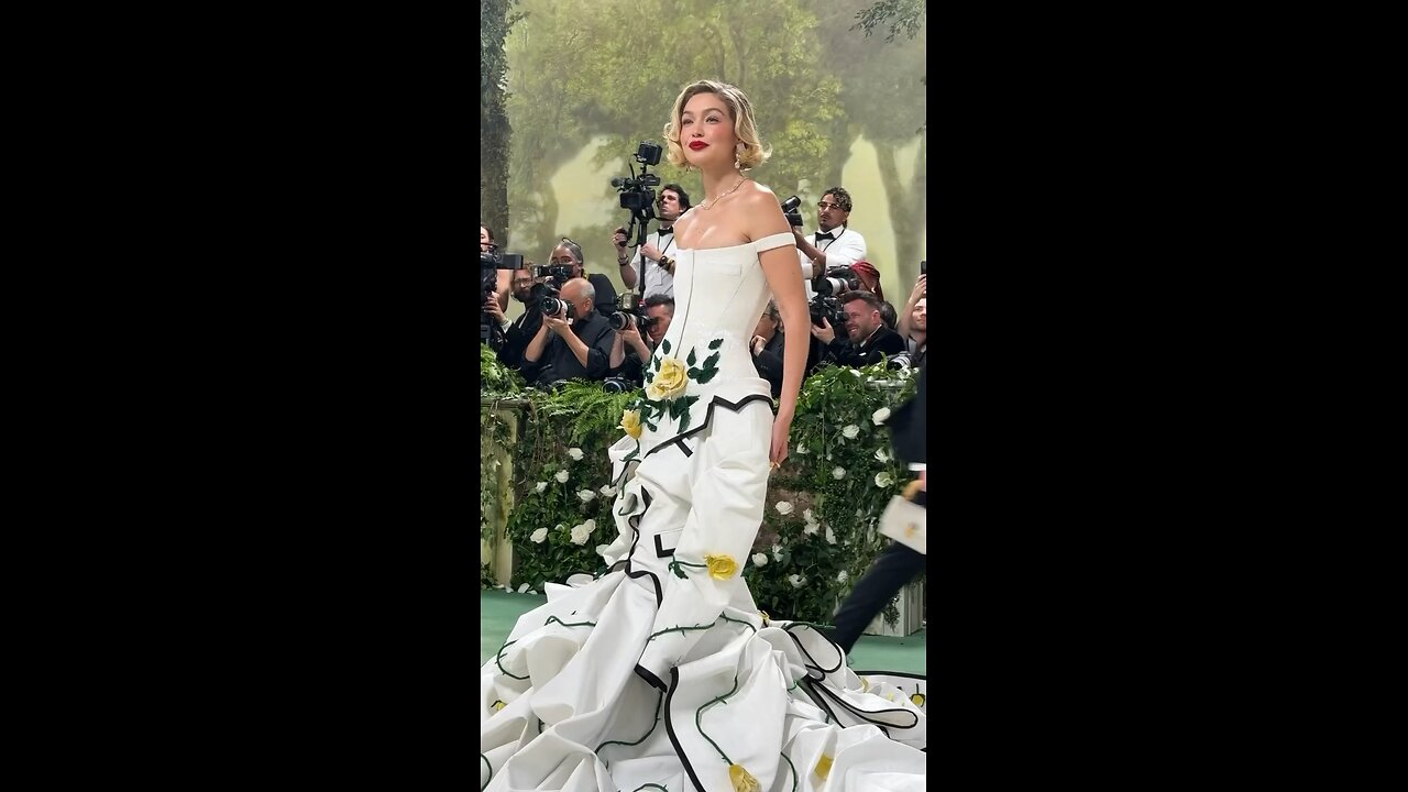 GIGI HADID at MET GALA 2024