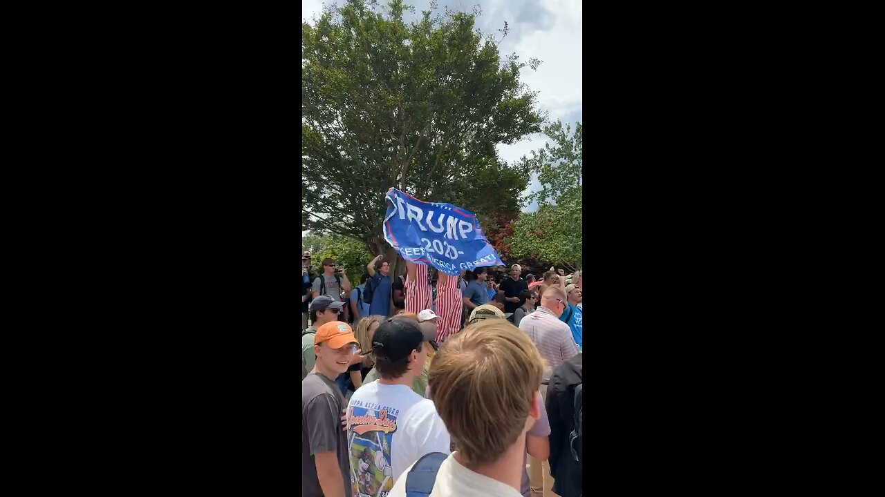 WE WANT TRUMP chant breaks out at Ole Miss 🇺🇸