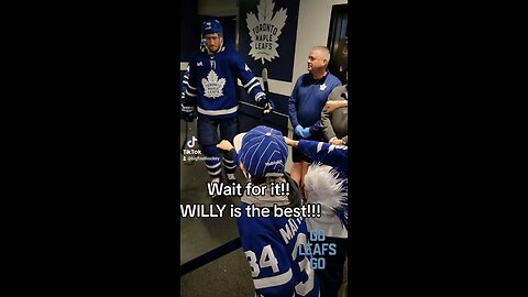 Who wants to do fist pumps? contact me!!NHL SEASON START UP. GO LEAFS GO.