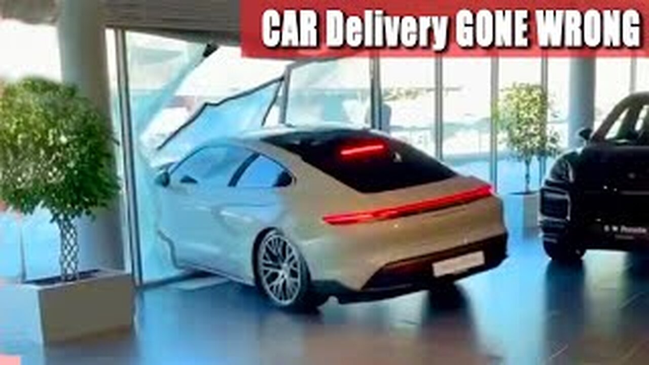 New Car Crash In Showroom In India / Kia Carnival, Hyundai i20, VW Polo.