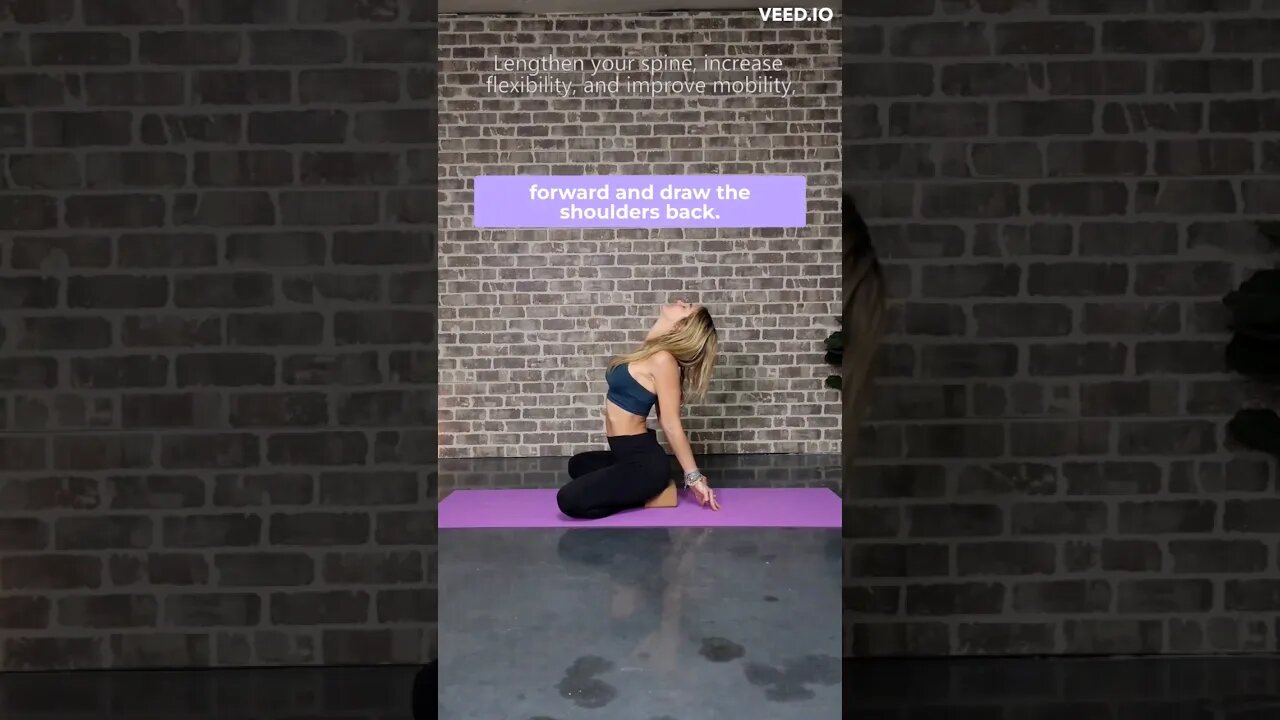 Seated Back Bend Yoga Pose #officeyoga #deskstretch #upperbackpain #posture #thyroidstimulation