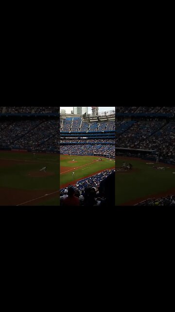 Blue Jays walking Aaron Judge from the Yankees #baseball