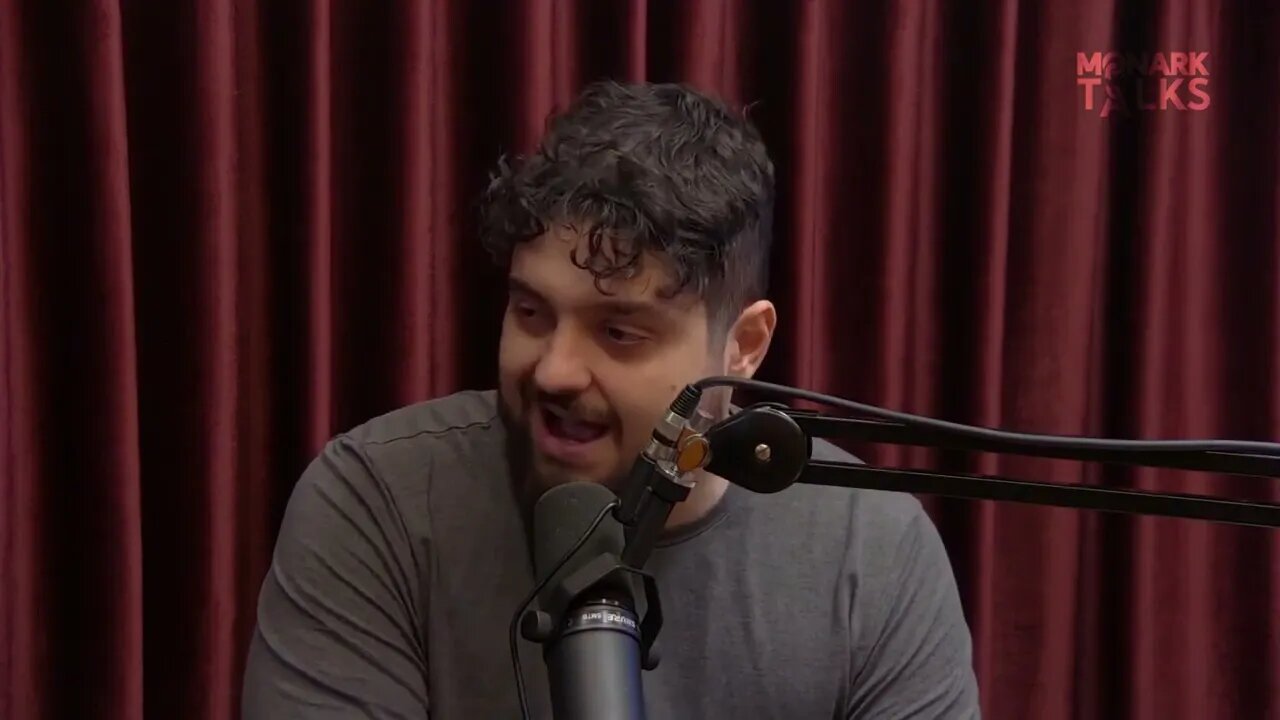 MONARK REAGE A DANIEL FRAGA Democracia é pra covardes