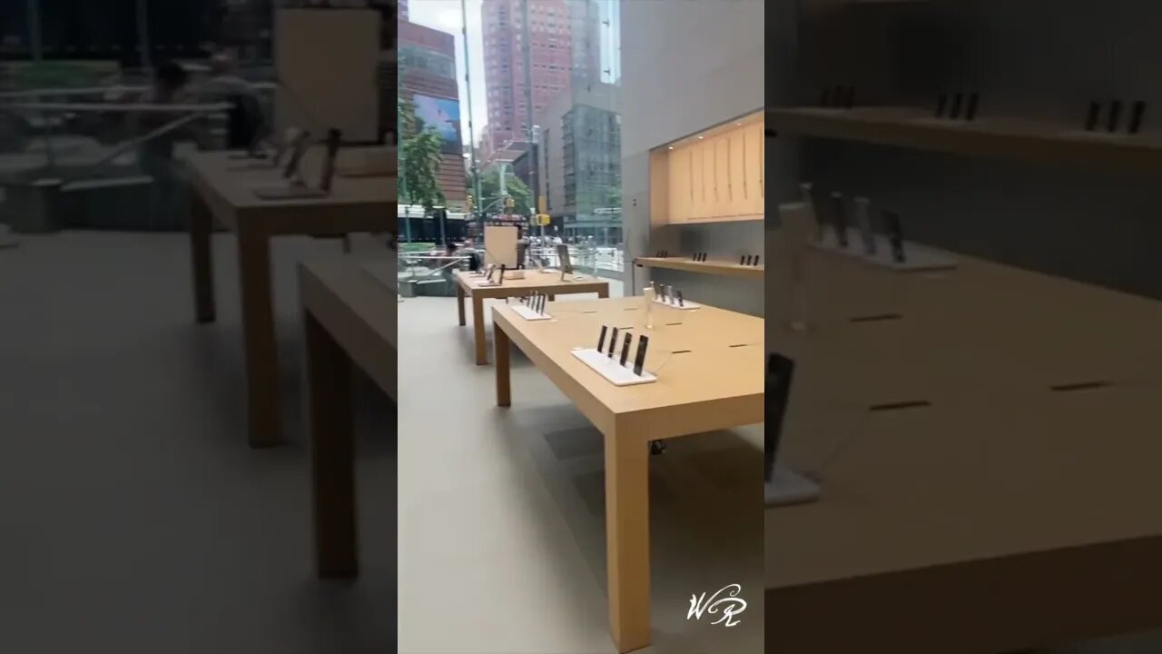 W&R Short: Apple Store NYC 🗽 Upper West Side