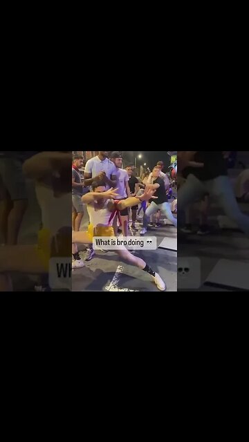 Bro has beef with the game via @jc memort #boxinggloves #boxing #daveandbusters #ufcvegas67 #m