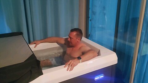 Kevin's first time reaction to the chill tub!!