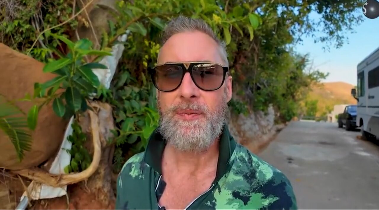 Jeff Berwick - Alex Soros funds new Psyop & Chemtrails, Bird Flu & Economic Crash Ahead!