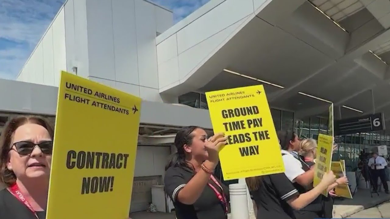 United Airlines flight attendants have 'informational' picket after strike authorization vote | Morn