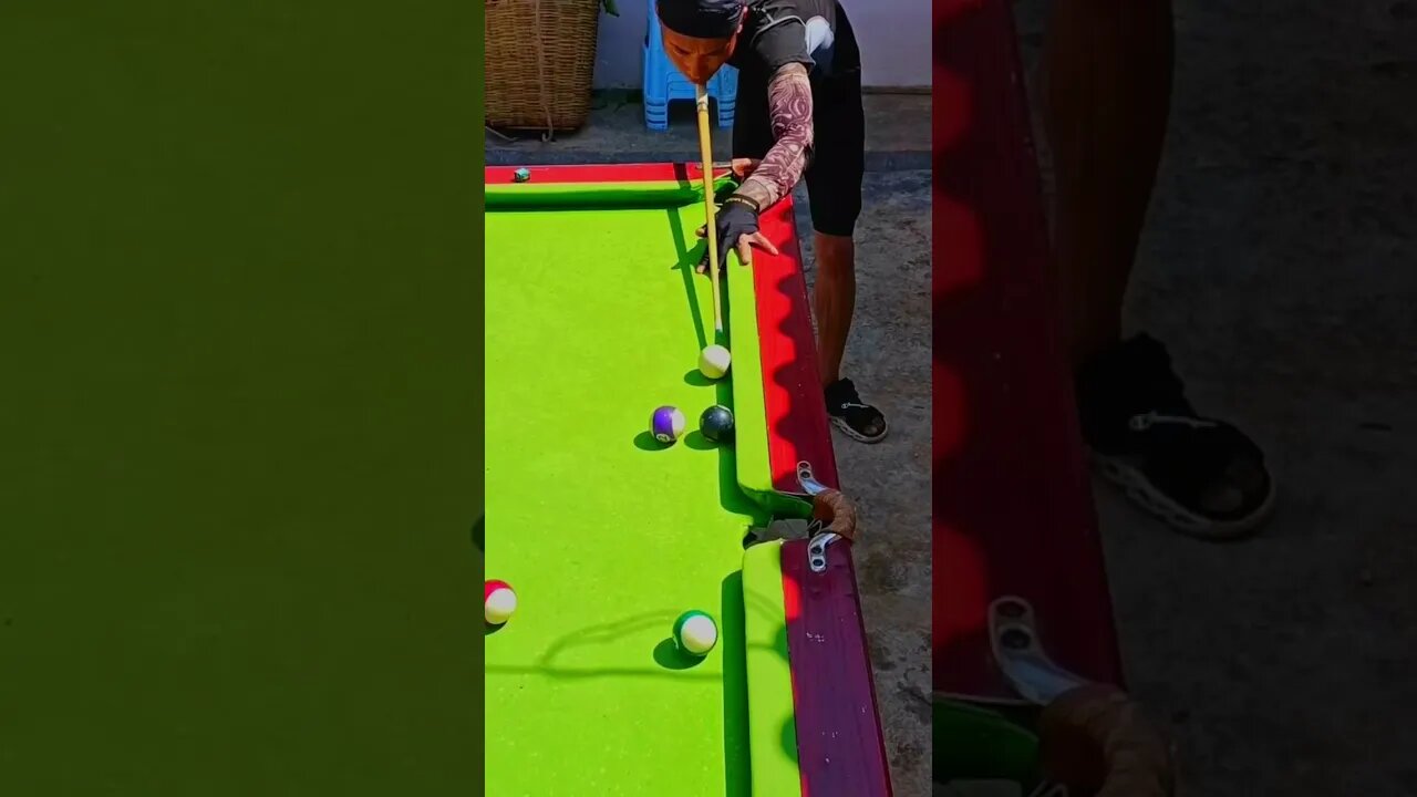 Amazing Trick: Real Pool Trick Kiss Shot #snooker #billiards #funny #snooker