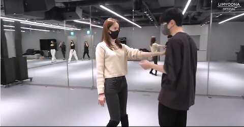 Yoona and Junho dance practice