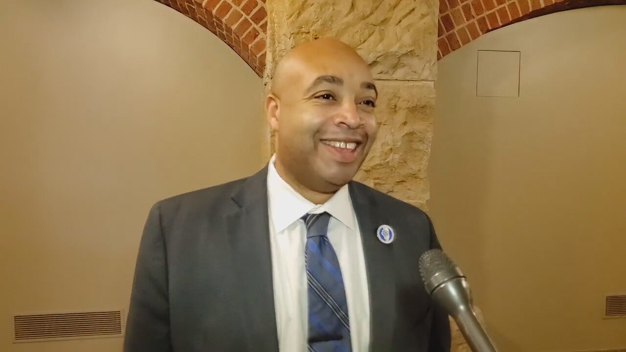 After courts overturning gun regulations elsewhere, Illinois lawmakers could have more talks