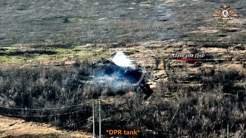 Tanks of the 5th Brigade support the offensive in Mar'inka
