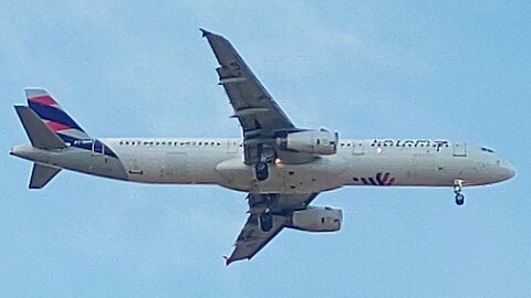 Airbus A321 PT-MXE coming from Brasília to Fortaleza