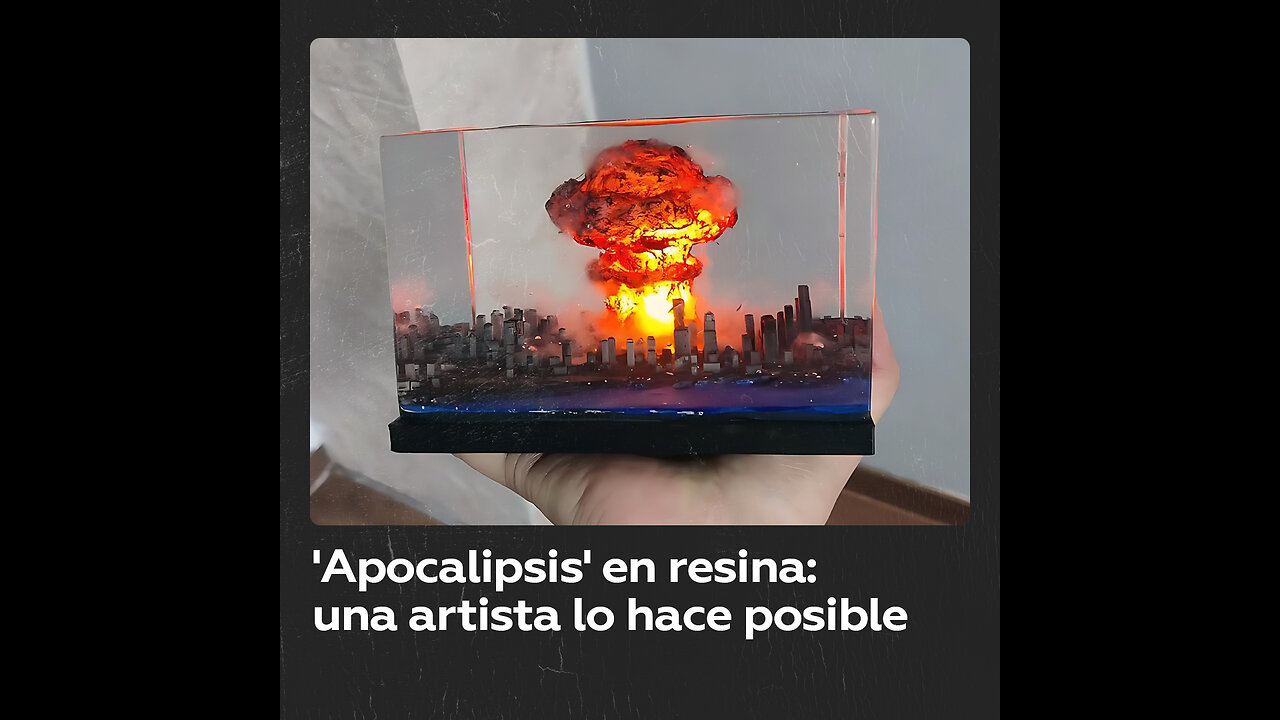 Artista recrea en resina ciudades devastadas nuclearmente