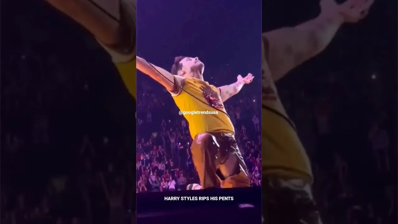 Harry Styles RIPS His Pents🤣#harrystyles #shorts #shortvideo