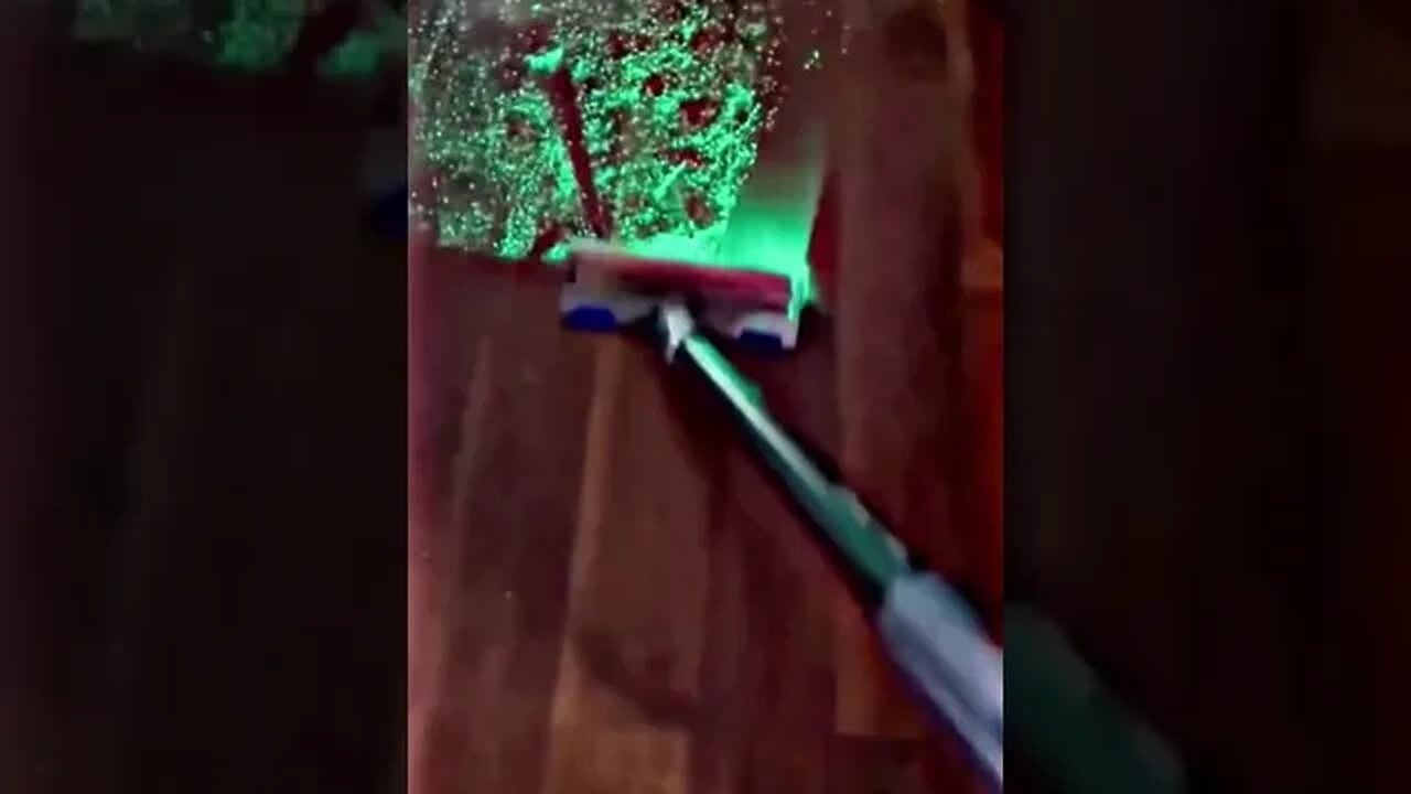 This is what cleaning with a laser-illuminated vacuum cleaner looks like