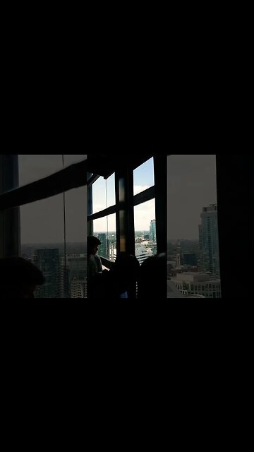 Going Up The CN Tower in Toronto #cntower #views