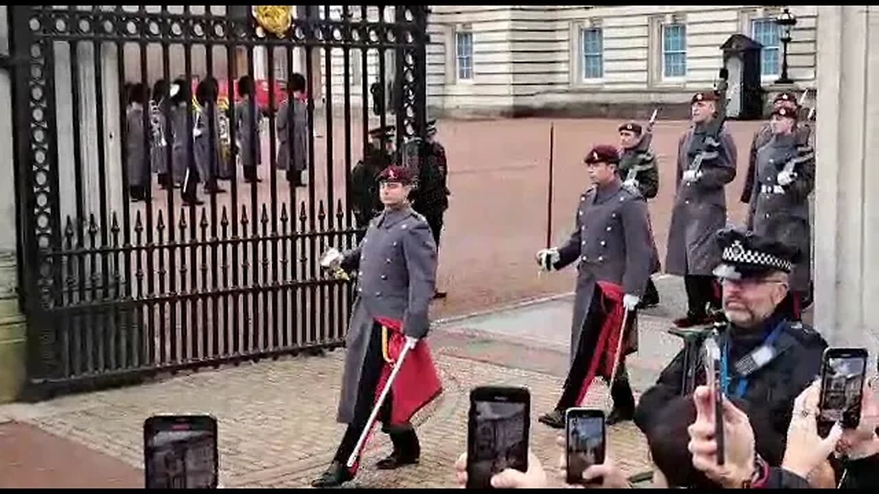 Musical Support:Band of the Irish GuardsBand of the Scots Guards #buckinghampalace