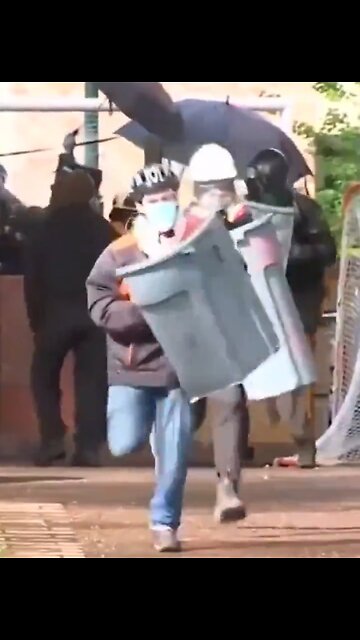 Liberal UCLA Students Charge Cops, It Doesn't End Well