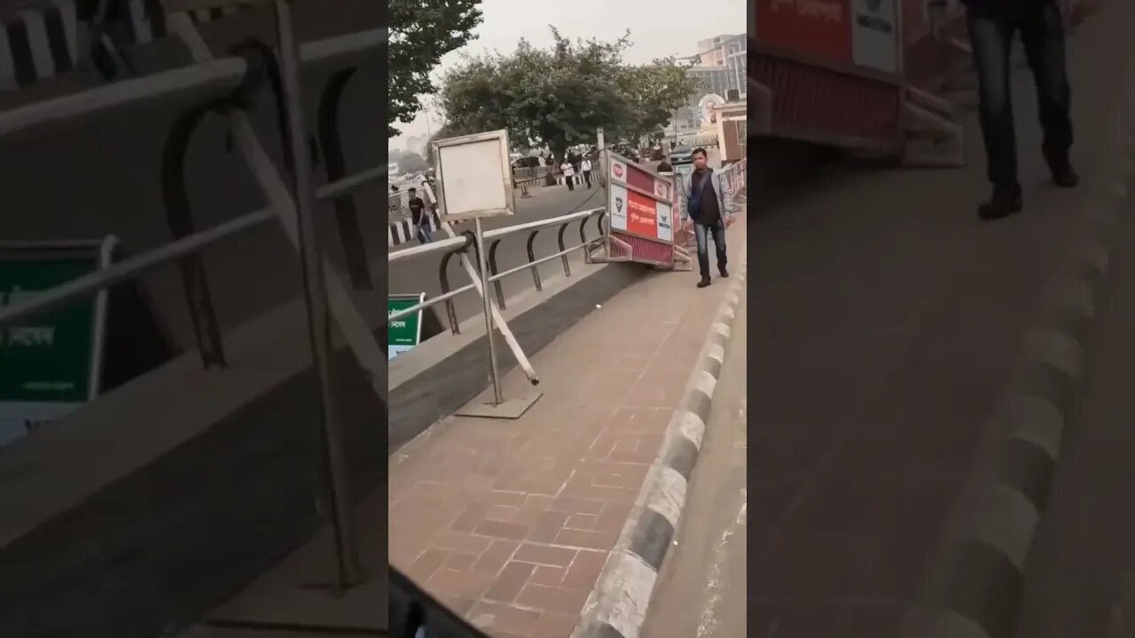হায়রে বাংলাদেশী,চাইয়া টিপস নিতাছে 😐 #shorts