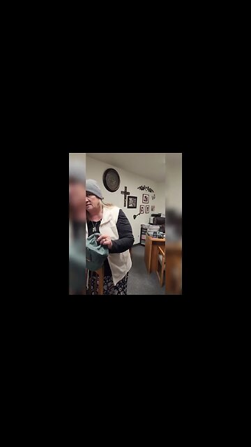 (Sunflower Steve) 🌻 💛 🌻 when your sister SURPRISES 😮 💛 😍 you😘😘😘