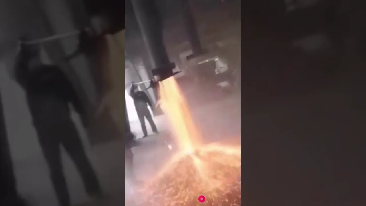 Чем он занят? Кто знает 🧐