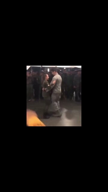 Rare footage of Russian and U.S Soldiers dancing together in Niger Air Base