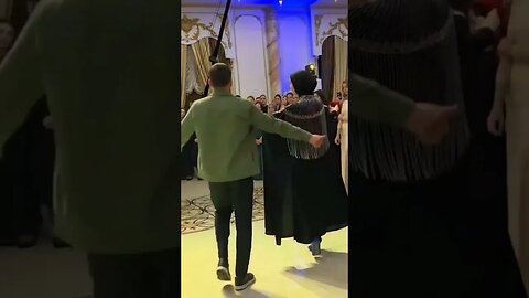 Красивая Чеченская ТАНЦУЕТ НА СВАДЬБЕ 2023.