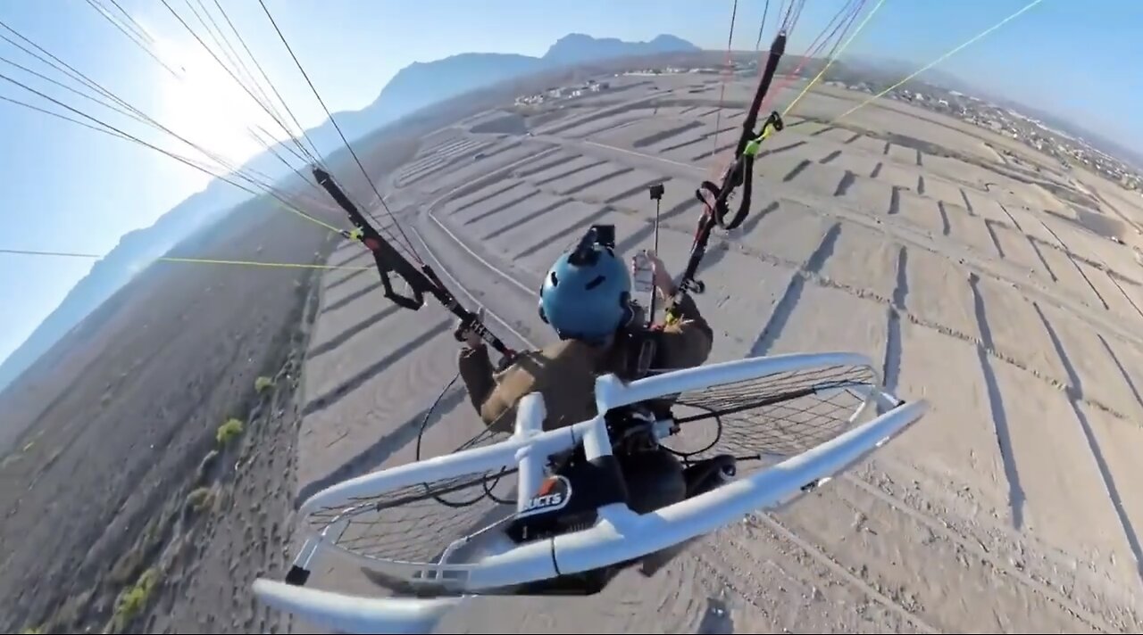 A PARAGLIDER🏜️🪂📸MOST HORRIFYING ACCIDENT📱🪂🏜️💫