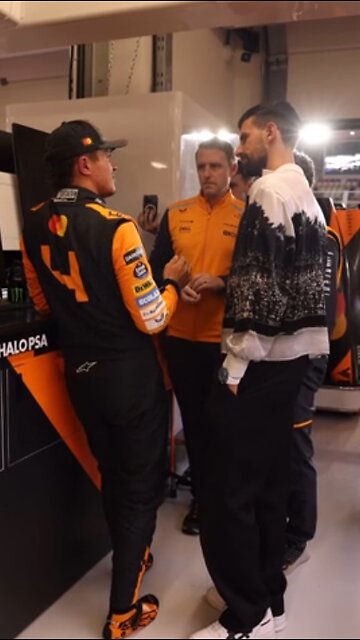 Debriefing with a king of the court. 👑🎾 Great of you to join us, @djokernole! 🧡 #McLaren #F1
