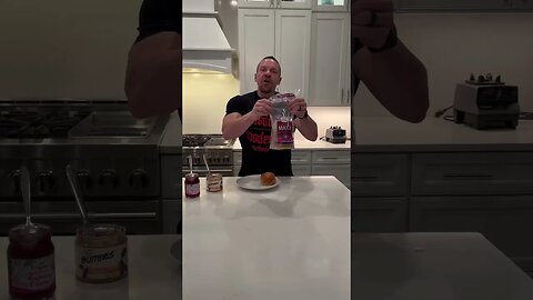 40g Protein Peanut Butter & Jelly Bagel