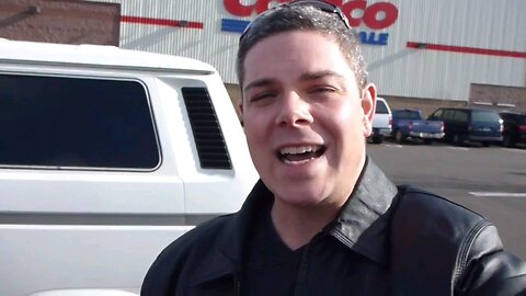 CAM GETS COSTCO FREE FOOD SAMPLES