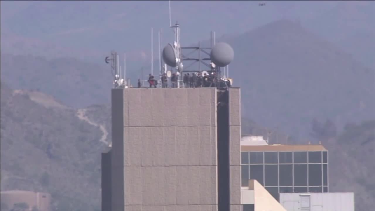 Man scales Chase Tower in downtown Phoenix