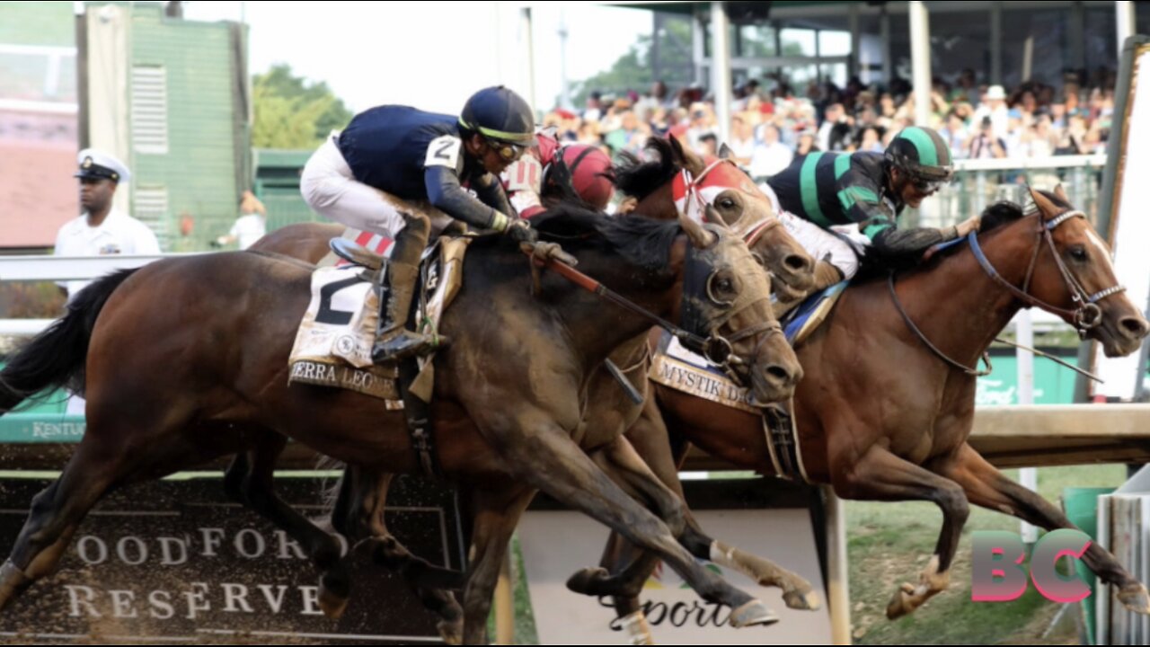 Mystik Dan wins historic Kentucky Derby in three-way photo finish