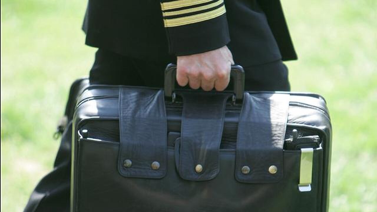 LEAKED VIDEO: THE NUCLEAR SUITCASE (FOOTBALL) WAS FOUND AT MAR-A-LAGO. HERE IS WHAT WAS FOUND INSIDE