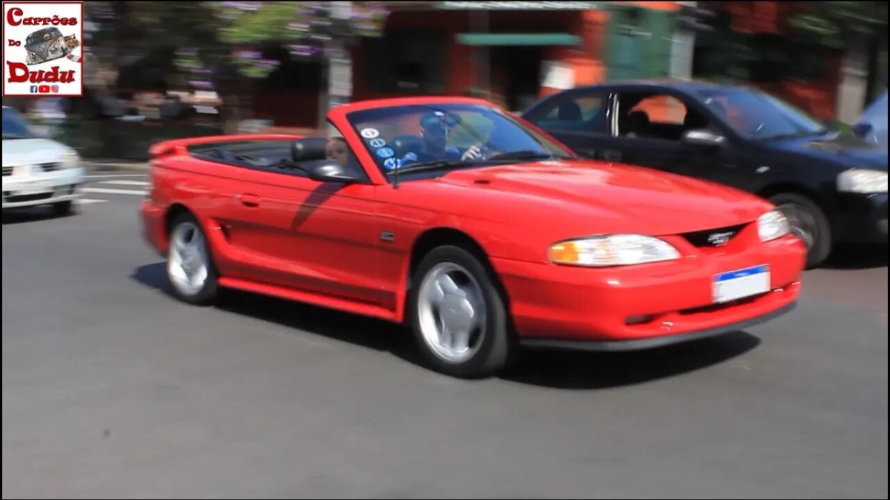 Ford Mustang conversível vermelho MK4 - 4ª geração - câmbio manual CARRÕES DO DUDU Praça da Espanha
