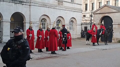 4 o'clock inspecting the uniform #horseguardsparade