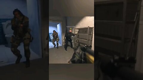 This random on my team was camping with the enemy... #warzone #funnymoments #cod #gaming #warzone2