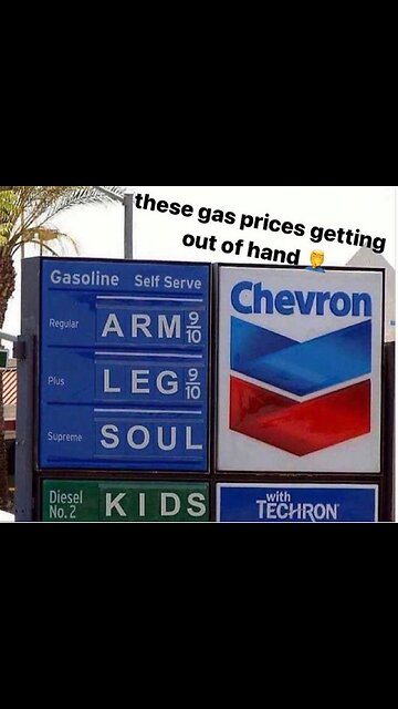 😳😳😳 Armored truck dumped cash in San Diego freeway...