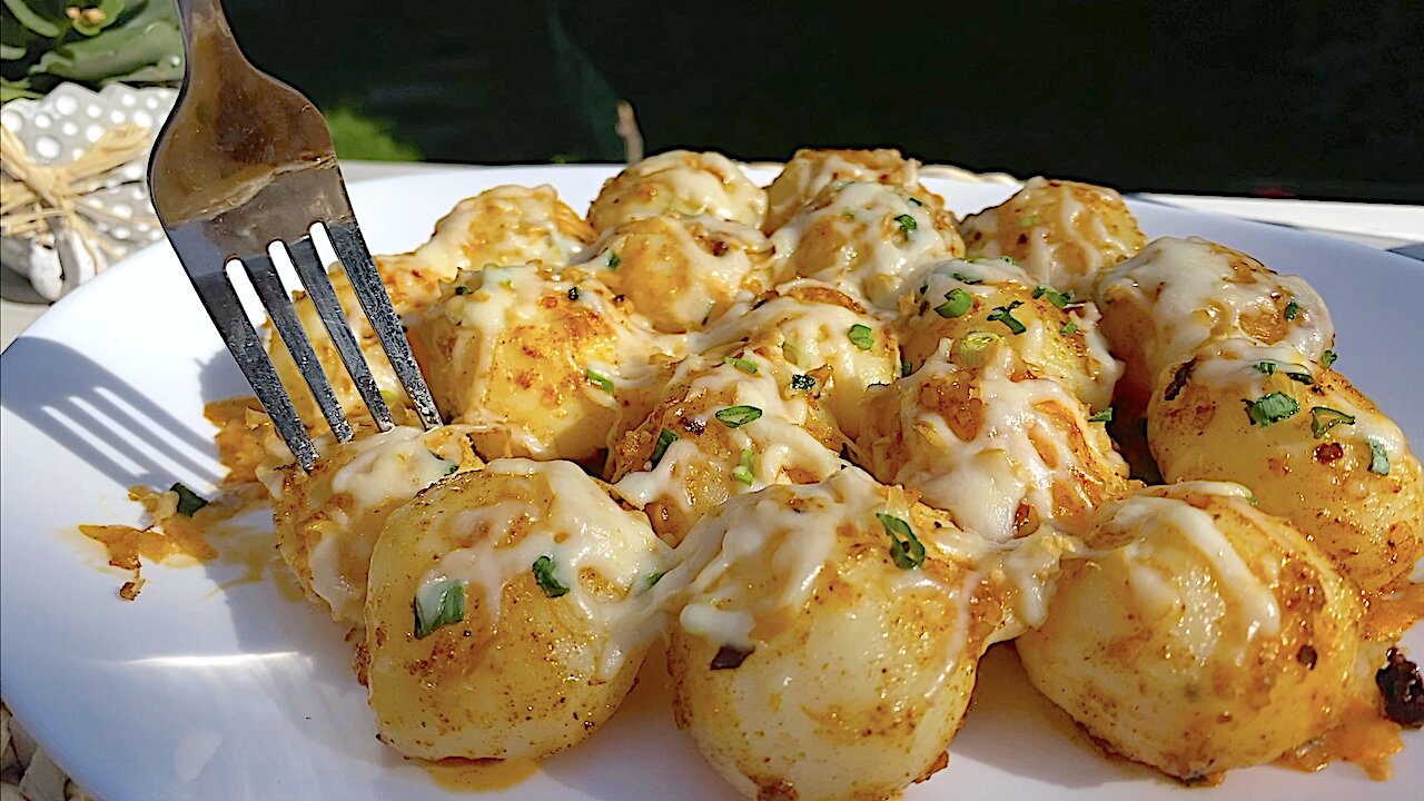 I can't stop making potatoes with this recipe! Crispy, easy to prepare and very tasty!