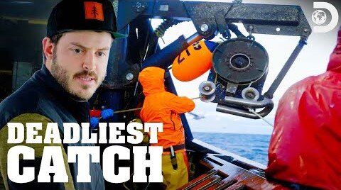 Rookie Loses Sean’s $2,000 Pot! Deadliest Catch