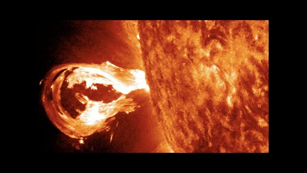 Surge in Solar Flares, Sun Causes Pole Shift & Major Floods | S0 News Feb.8.2023