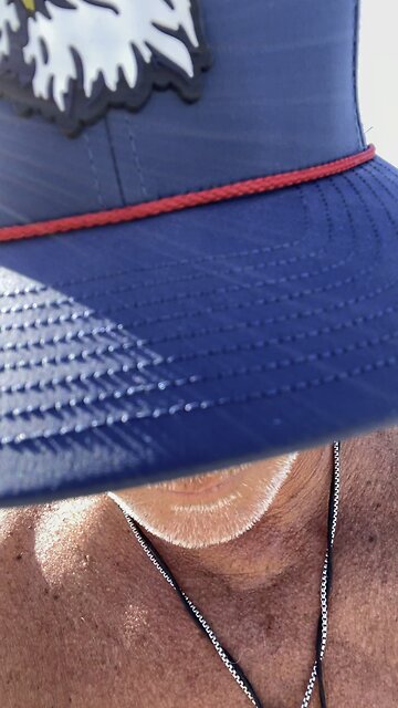 Make someone’s day… 🌴😎❤️#islandvibe