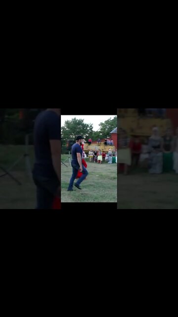 Чеченский Ловзар. Красотка в красном танцует на свадьбе.