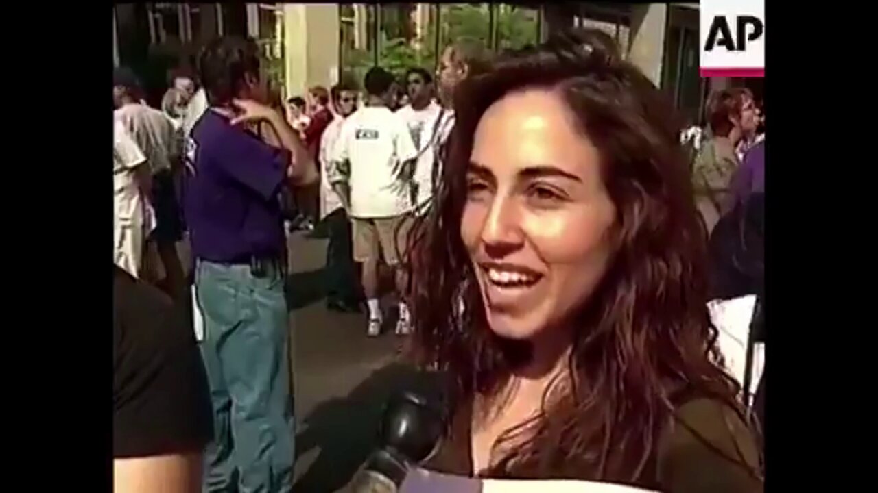 Israeli woman smiling on 9/11 in NYC Why is she so happy?