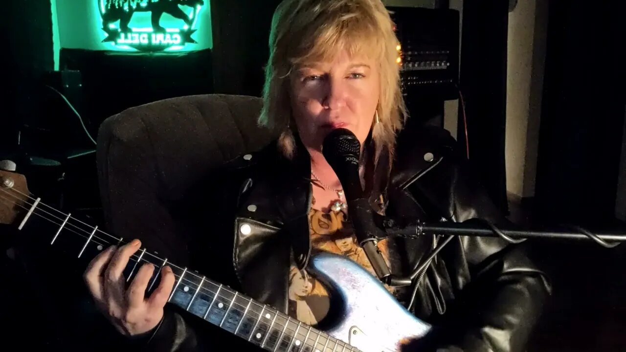 Are You Lonesome Tonight- Elvis Presley guitar cover by Cari Dell (female version)