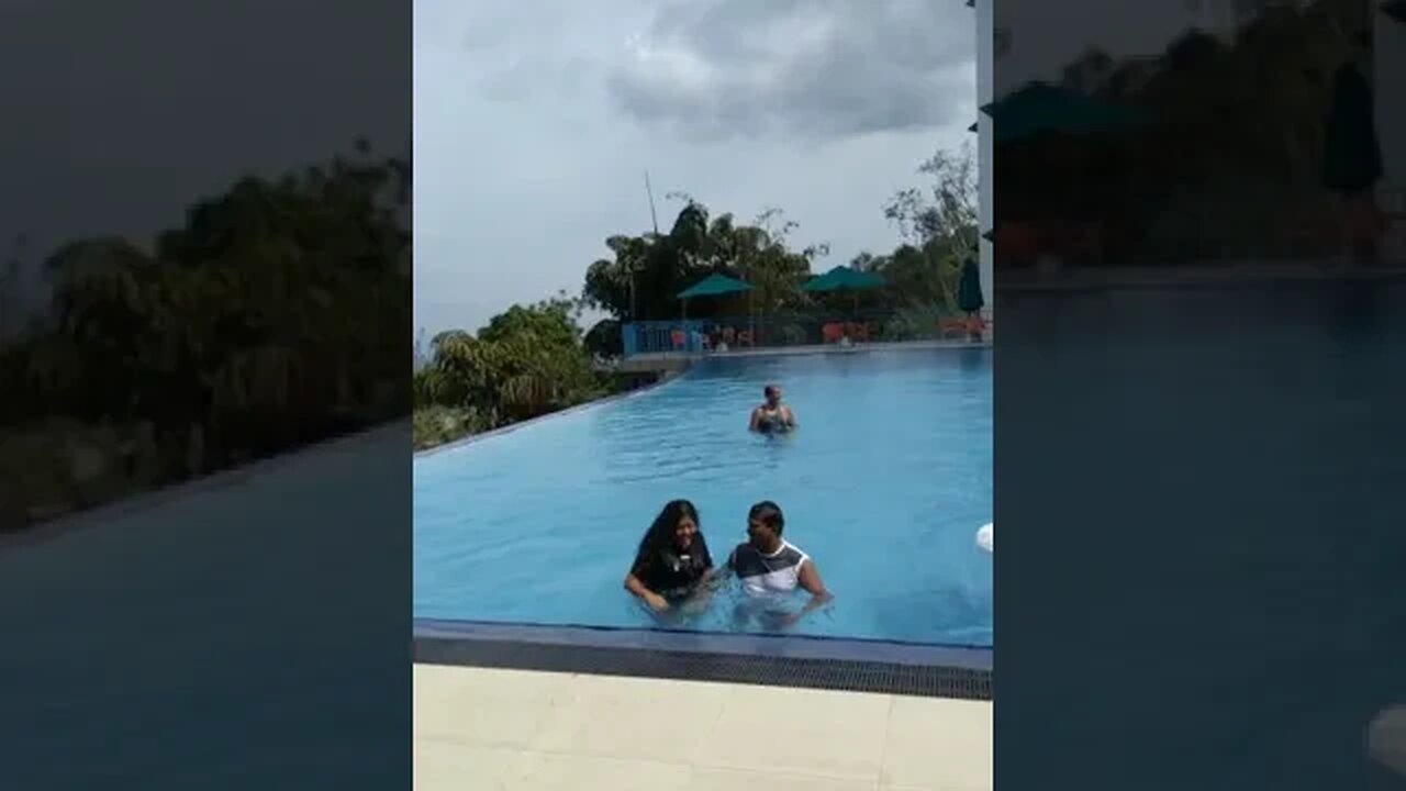 Start and stop jump into the pool. 😂