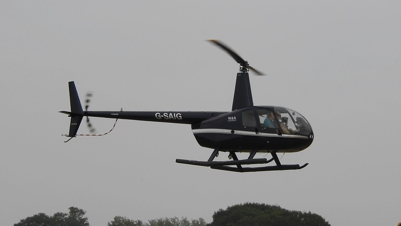 Thurston Helicopters · Reg: G-SAIG Robinson R44 Clipper II